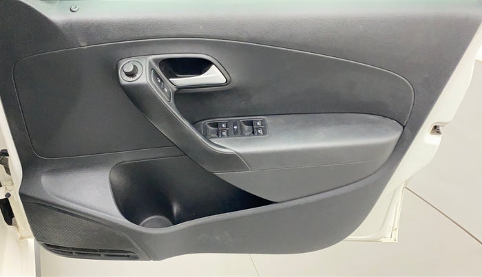 2020 Volkswagen Polo HIGHLINE PLUS 1.0, Petrol, Manual, 97,316 km, Driver Side Door Panels Control