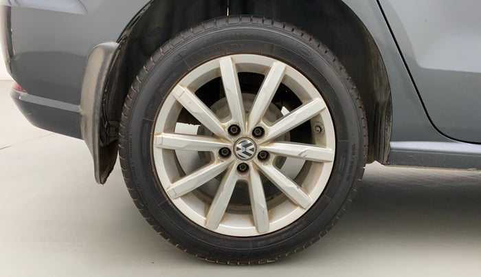 2017 Volkswagen Ameo HIGHLINE1.2L, Petrol, Manual, 1,34,512 km, Right Rear Wheel