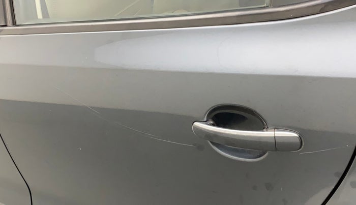 2017 Volkswagen Ameo HIGHLINE1.2L, Petrol, Manual, 1,34,512 km, Rear left door - Minor scratches