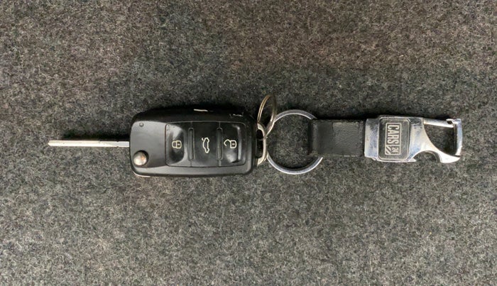 2017 Volkswagen Ameo HIGHLINE1.2L, Petrol, Manual, 1,34,512 km, Key Close Up