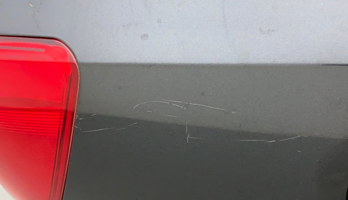 2017 Volkswagen Ameo HIGHLINE1.2L, Petrol, Manual, 1,34,512 km, Right quarter panel - Minor scratches