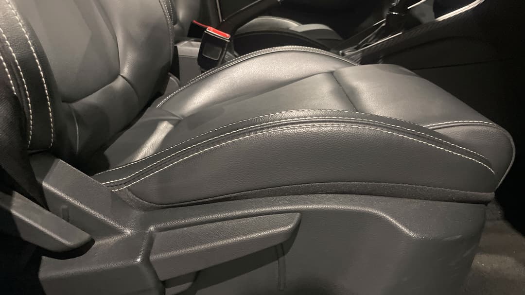 2024 MG ZS Excite, Automatic, 25317 km, Drivers Side Adjustment Panel