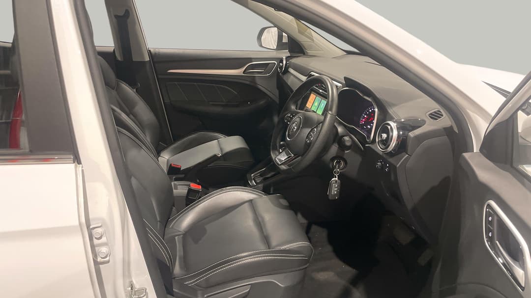 2024 MG ZS Excite, Automatic, 25317 km, Right Side Front Door Cabin View