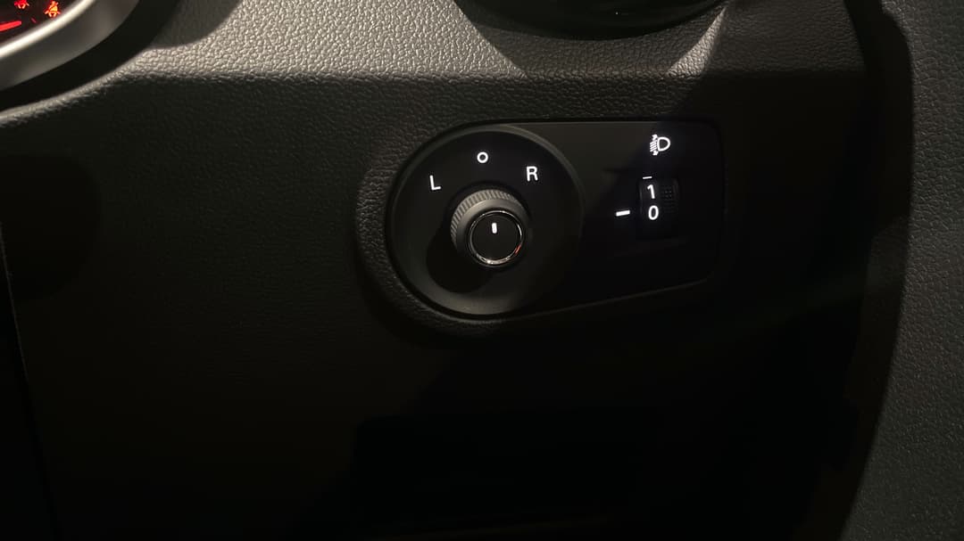 2024 MG ZS Excite, Automatic, 25317 km, Utility Switches/Buttons