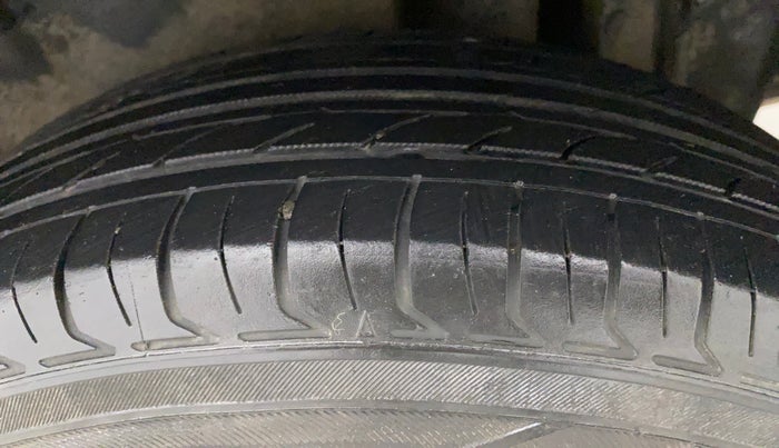 2014 Maruti Swift Dzire VXI, Petrol, Manual, 62,646 km, Left Rear Tyre Tread
