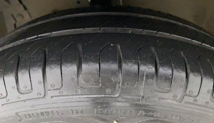 2014 Maruti Swift Dzire VXI, Petrol, Manual, 62,646 km, Left Front Tyre Tread
