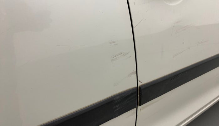 2012 Maruti Swift VXI, Petrol, Manual, 36,616 km, Right rear door - Minor scratches