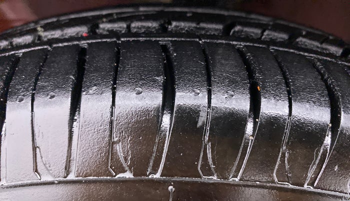 2013 Hyundai Santro Xing GLS, Petrol, Manual, 69,699 km, Left Front Tyre Tread
