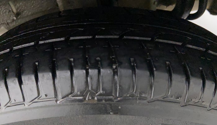 2018 Tata Tiago XE 1.2 REVOTRON, Petrol, Manual, 30,601 km, Left Front Tyre Tread