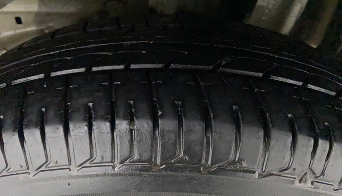 2018 Tata Tiago XE 1.2 REVOTRON, Petrol, Manual, 30,601 km, Right Front Tyre Tread