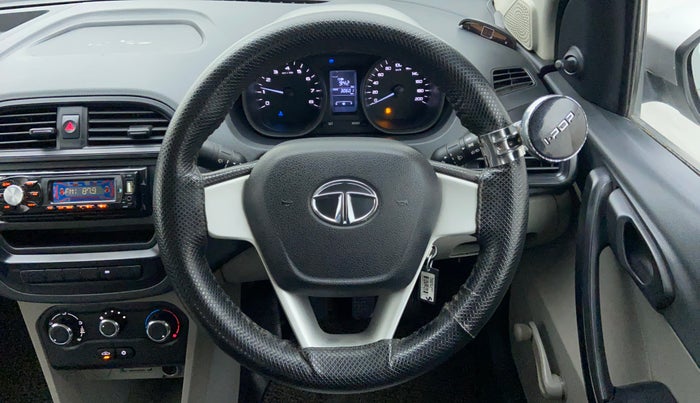 2018 Tata Tiago XE 1.2 REVOTRON, Petrol, Manual, 30,601 km, Steering Wheel Close Up