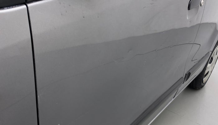 2018 Maruti Wagon R 1.0 VXI AMT, Petrol, Automatic, 40,765 km, Front passenger door - Slightly dented