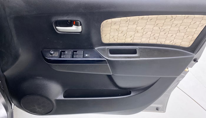 2018 Maruti Wagon R 1.0 VXI AMT, Petrol, Automatic, 40,765 km, Driver Side Door Panels Control