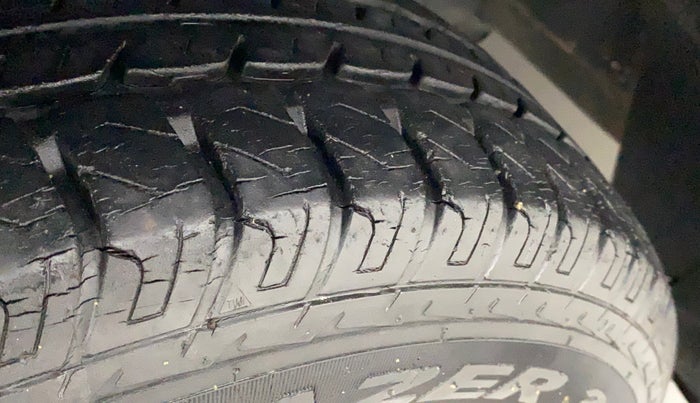 2017 Datsun Go ANNIVERSARY EDITION, Petrol, Manual, 6,282 km, Left front tyre - Minor crack