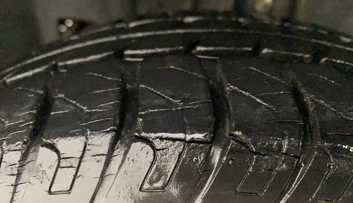 2017 Datsun Go ANNIVERSARY EDITION, Petrol, Manual, 6,282 km, Left Front Tyre Tread