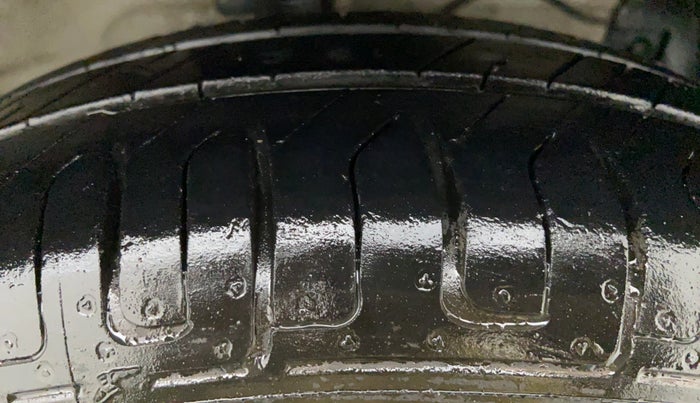 2017 Maruti Swift VDI ABS, Diesel, Manual, 70,839 km, Right Front Tyre Tread