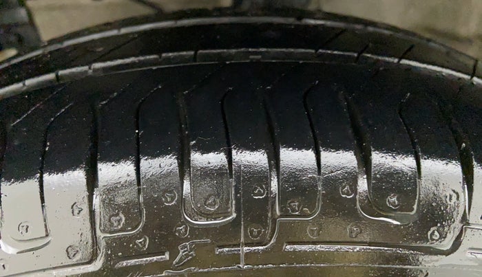 2017 Maruti Swift VDI ABS, Diesel, Manual, 70,839 km, Left Front Tyre Tread