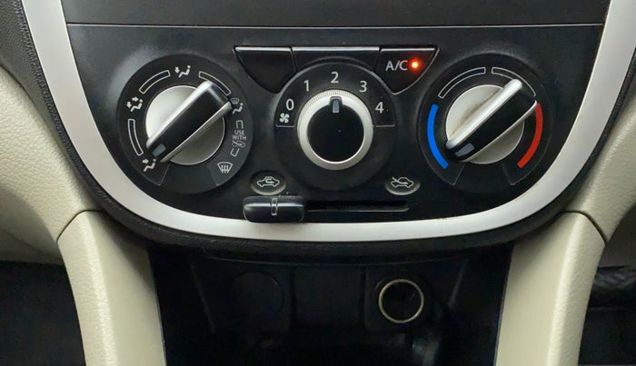 2015 Maruti Celerio VXI AMT, Petrol, Automatic, 1,20,565 km, Dashboard - Air Re-circulation knob is not working
