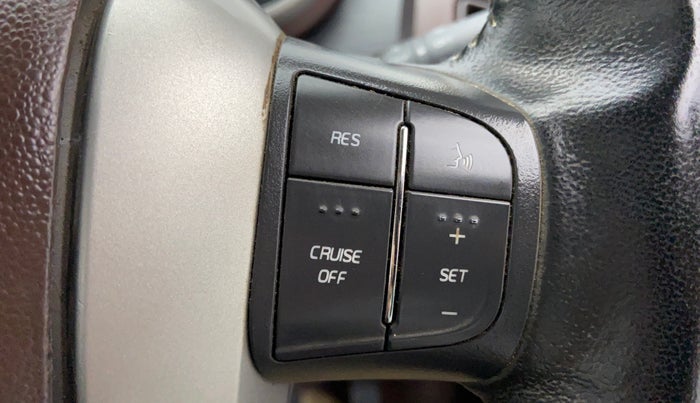 2015 Mahindra XUV500 W8 FWD, Diesel, Manual, 70,634 km, Adaptive Cruise Control