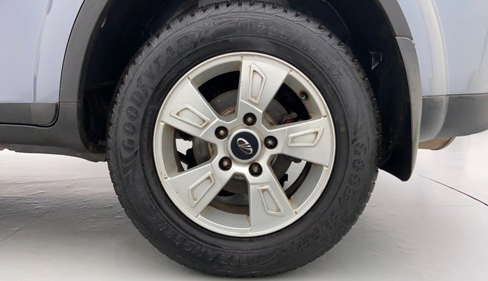 2015 Mahindra XUV500 W8 FWD, Diesel, Manual, 70,634 km, Left Rear Wheel
