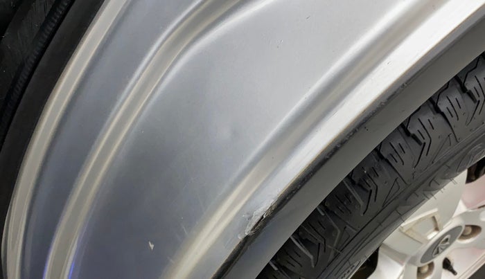 2013 Mahindra XUV500 W8, Diesel, Manual, 87,683 km, Left C pillar - Minor scratches