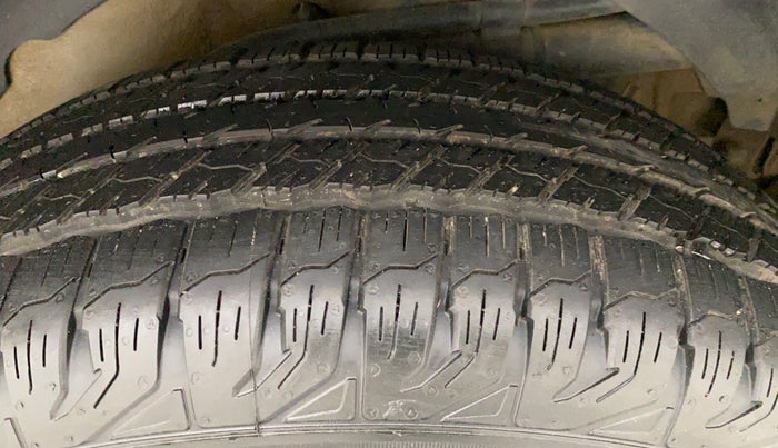 2013 Mahindra XUV500 W8, Diesel, Manual, 87,683 km, Left Rear Tyre Tread