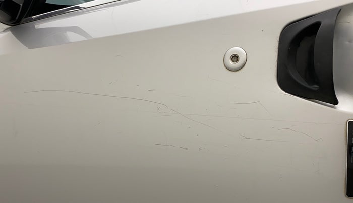 2013 Mahindra XUV500 W8, Diesel, Manual, 87,683 km, Front passenger door - Minor scratches