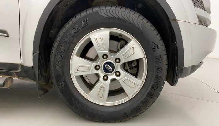 2013 Mahindra XUV500 W8, Diesel, Manual, 87,683 km, Right Front Wheel