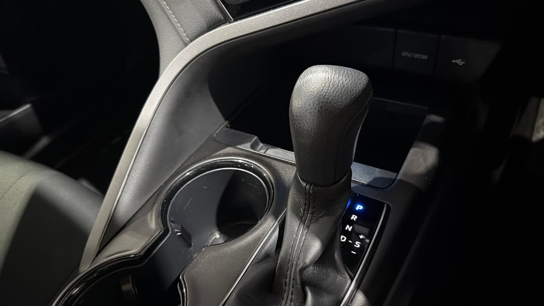 2022 Toyota Camry Ascent, Automatic, 81334 km, Gear Lever 