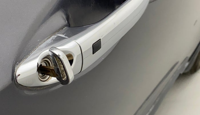 2016 Hyundai Grand i10 ASTA (O) AT 1.2 KAPPA VTVT, Petrol, Automatic, 32,330 km, Lock system - Central lock not working