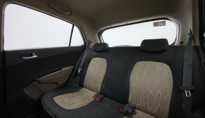 2016 Hyundai Grand i10 ASTA (O) AT 1.2 KAPPA VTVT, Petrol, Automatic, 32,330 km, Right Side Rear Door Cabin