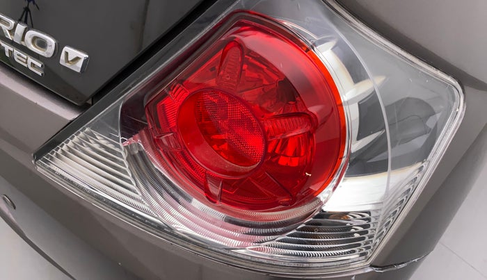 2013 Honda Brio V MT, Petrol, Manual, 1,12,418 km, Right tail light - Minor damage