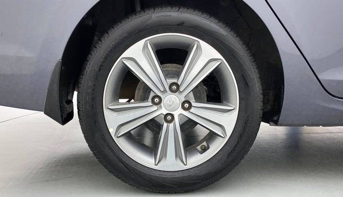 2019 Hyundai Verna 1.6 SX VTVT (O), Petrol, Manual, 65,718 km, Right Rear Wheel