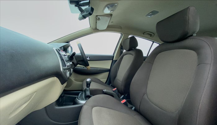 2014 Hyundai i20 SPORTZ 1.2 VTVT, Petrol, Manual, 97,059 km, Right Side Front Door Cabin