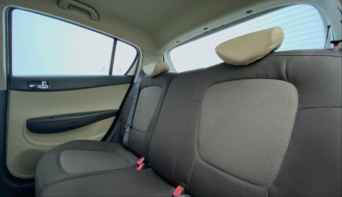 2014 Hyundai i20 SPORTZ 1.2 VTVT, Petrol, Manual, 97,059 km, Right Side Rear Door Cabin