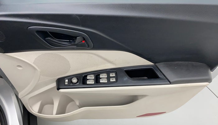 2019 Mahindra XUV300 1.5 W6 MT, Diesel, Manual, 14,456 km, Driver Side Door Panels Control