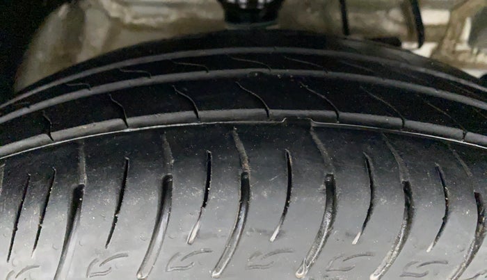 2019 Mahindra XUV300 1.5 W6 MT, Diesel, Manual, 14,456 km, Right Front Tyre Tread