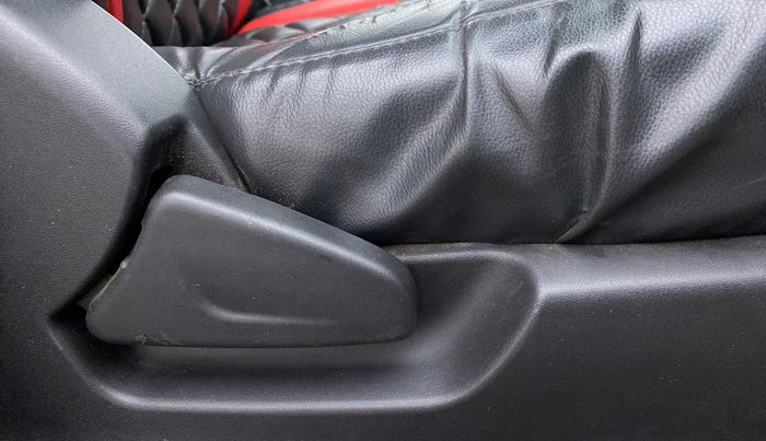 2017 Datsun Redi Go T (O), Petrol, Manual, 45,602 km, Driver Side Adjustment Panel