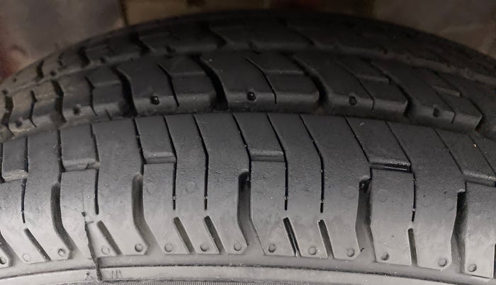 2017 Datsun Redi Go T (O), Petrol, Manual, 45,602 km, Left Front Tyre Tread