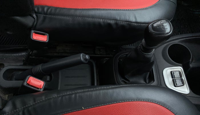 2017 Datsun Redi Go T (O), Petrol, Manual, 45,602 km, Gear Lever