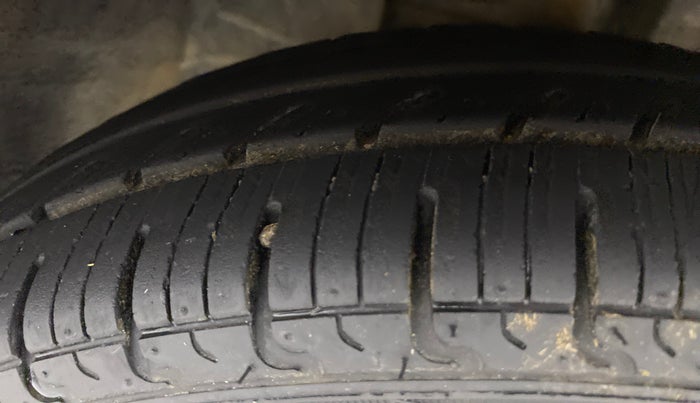 2017 Datsun Redi Go T (O), Petrol, Manual, 45,602 km, Right Front Tyre Tread