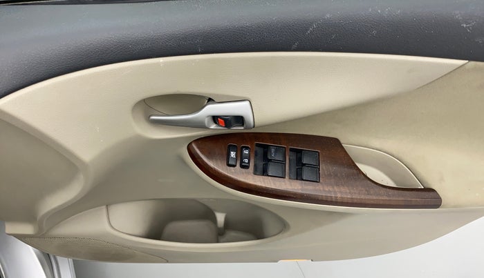 2011 Toyota Corolla Altis 1.8 G, Petrol, Manual, 68,389 km, Driver Side Door Panels Control