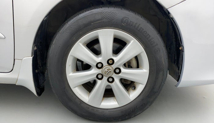 2011 Toyota Corolla Altis 1.8 G, Petrol, Manual, 68,389 km, Right Front Wheel