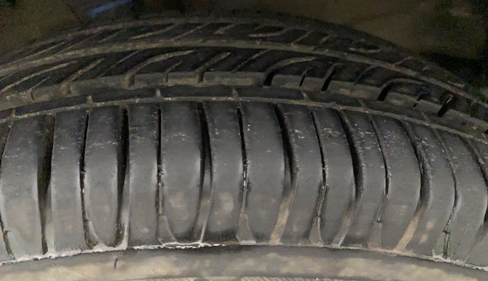 2014 Maruti Wagon R 1.0 VXI, CNG, Manual, 49,095 km, Left Rear Tyre Tread