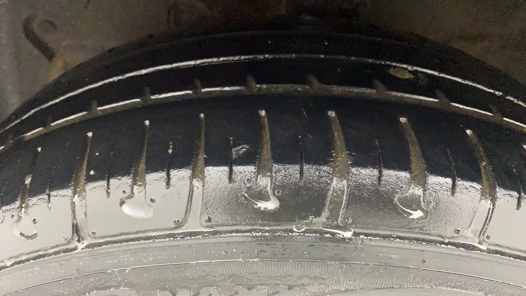 Left Front Tyre Tread