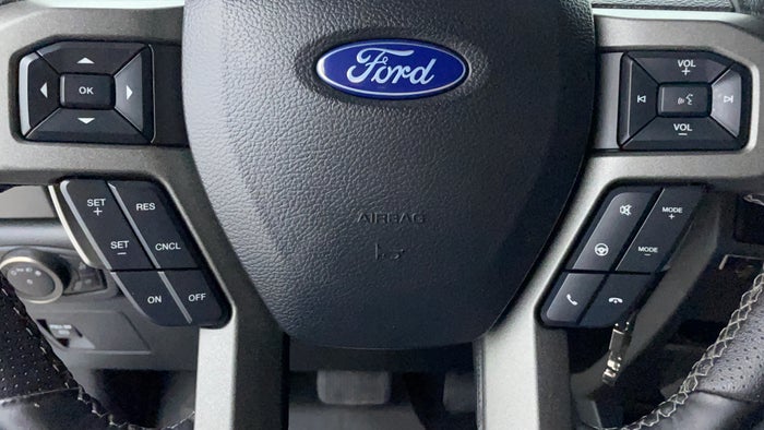 Ford F 150 RAPTOR-Drivers Control