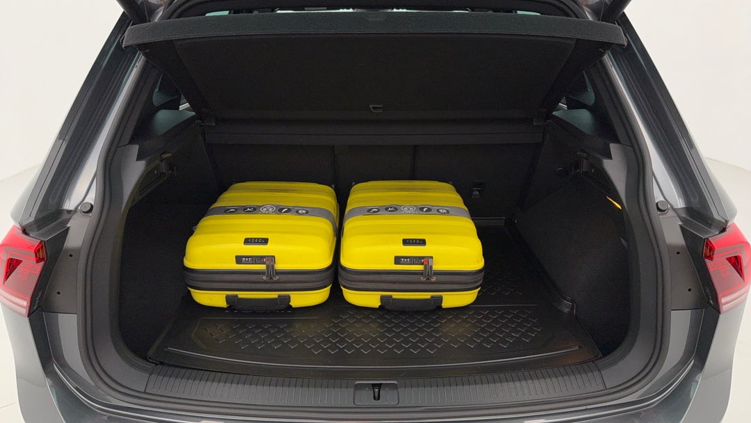 2020 Volkswagen Tiguan 162 Tsi Highline, Automatic, 129923 km, Boot Inside View with Luggage
