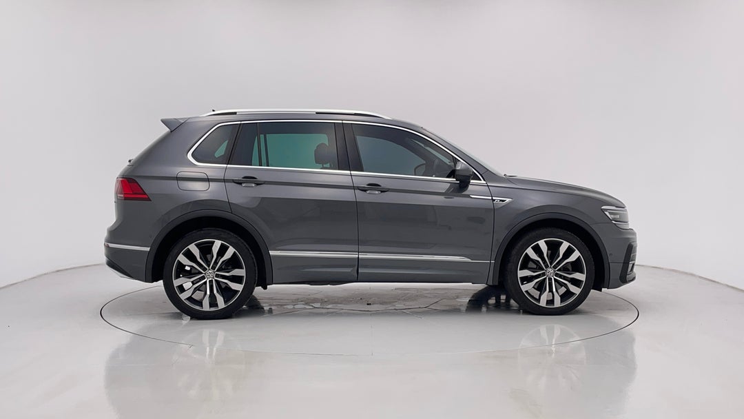 2020 Volkswagen Tiguan 162 Tsi Highline, Automatic, 129923 km, Right Side View