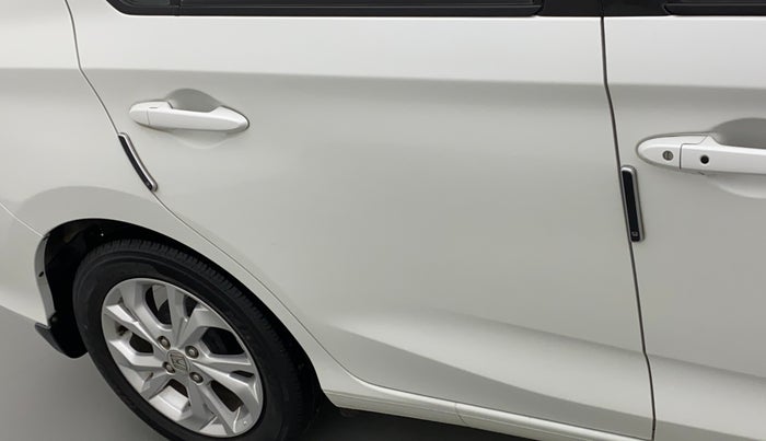 2021 Honda Amaze 1.2L I-VTEC VX, Petrol, Manual, 37,738 km, Right rear door - Minor scratches