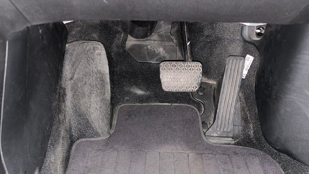 2015 Mazda CX-5 Gt (4x4), Automatic, 135662 km, Pedals and Footmat